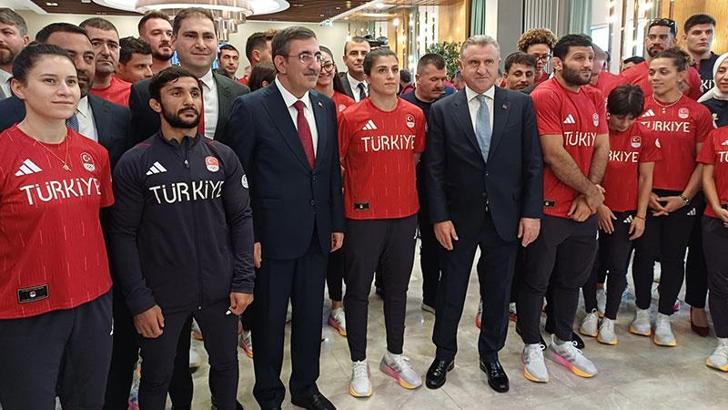 Türkiye'yi Olimpiyat Oyunları'nda temsil edecek olan milli sporcular için uğurlama töreni düzenlendi