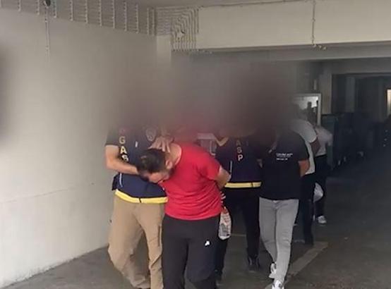 Yol kesip tehditle senet imzalatan 10 şüpheliden 4'ü tutuklandı