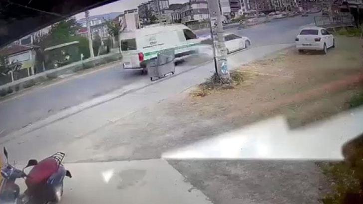 Cenaze nakil aracıyla kaza yapan sürücünün, polise verdiği İngiltere ehliyeti geçersiz çıktı