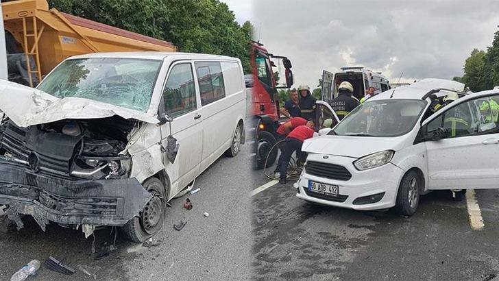 Otoyolda hafif ticari araçla minibüs çarpıştı: 3 ölü, 3 yaralı