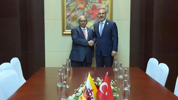 Bakan Fidan, Laos’ta ikili temaslarına devam ediyor
