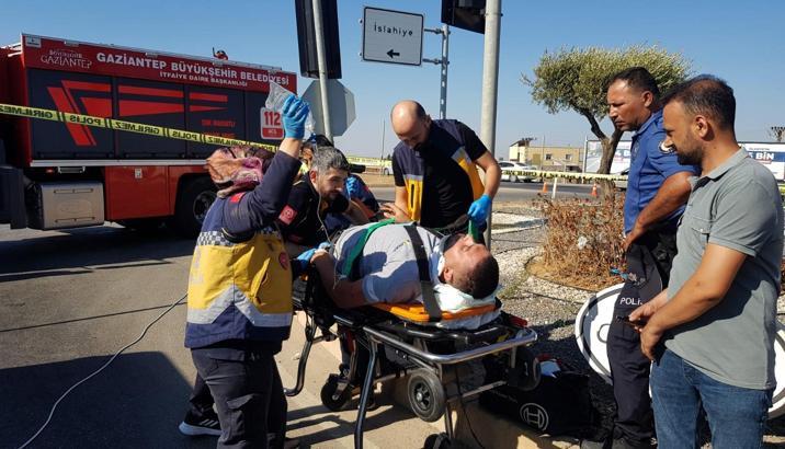 Gaziantep’te TIR ile minibüsün çarpıştığı kaza kamerada