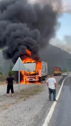 TIR, alev alev yandı