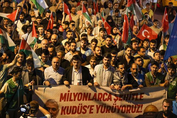 İstanbul’da Filistin’e destek yürüyüşü düzenlendi