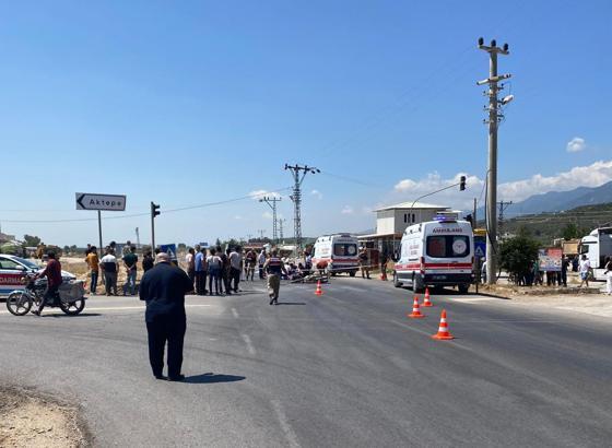 Kamyonetle çarpışan motosikletin sürücüsü ile teyzesi öldü