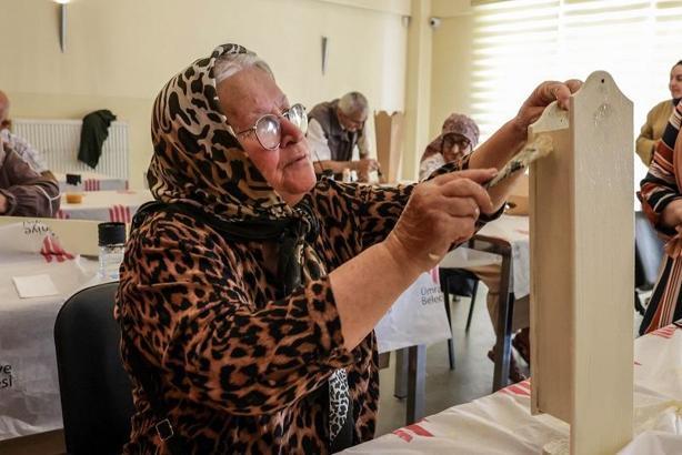 Ümraniye Belediyesi'nden kimsesi olmayan yaşlılara destek