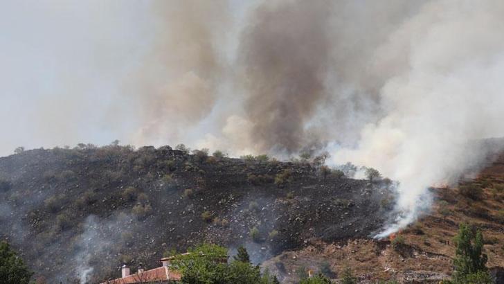 Kayseri'de dağlık arazide yangın