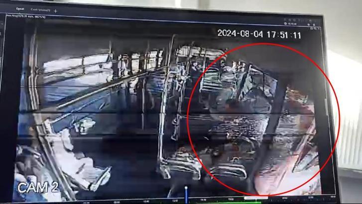 Bingöl'de otobüs ile kamyonun çarpıştığı kaza kamerada