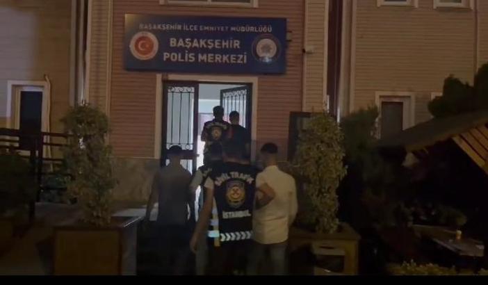 İstanbul - Başakşehir'de uzun namlulu silahlarla havaya ateş açan şüphelilere ceza yağdı