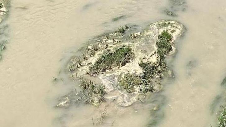 Milyonluk ceza kesilen beyaz et firması, gizli hatla dereyi kirletmeye devam etmiş