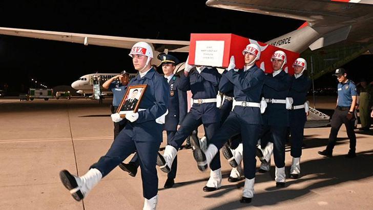 Oğlunun acısına dayanamayan şehit annesi, kalp krizi geçirdi