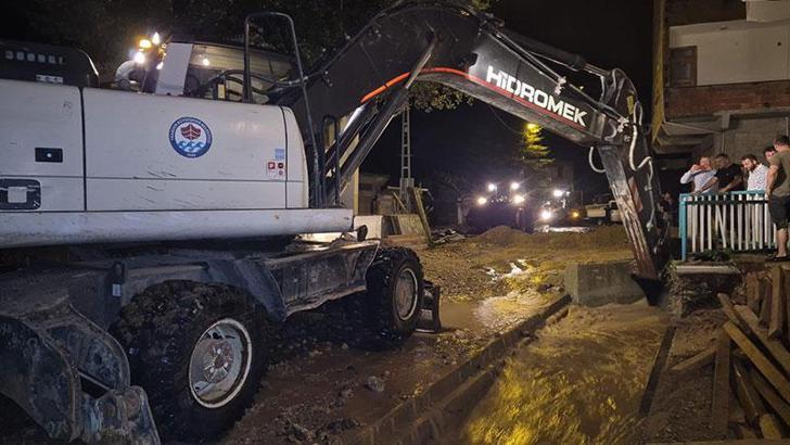 Trabzon'da sağanak sele neden oldu