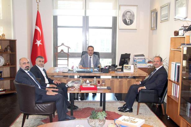 'Üniversitelere yer değişikliği hakkı verilmesi konusunda Cumhurbaşkanlığı ve YÖK çalışmalarını sürdürüyor'