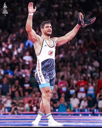 Taha Akgül sporculuk kariyerini sonlandırdığını açıkladı