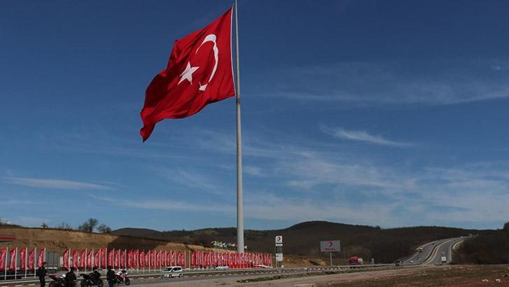 ‘Türkiye'nin en büyük bayrağı’nın bulunduğu arazi mahkemelik oldu