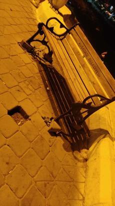 Kuşadası'nda banka zarar veren 4 kişi hakkında şikayette bulunuldu