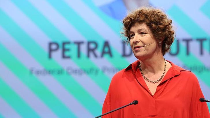 Belçika Başbakan Yardımcısı Sutter: İsrailli Bakanların insani yardım açıklamaları cezalandırılmalıdır