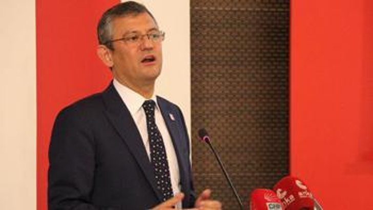 Özgür Özel: Siyasetçilerin eleştirilere açık olması demokrasinin gereğidir