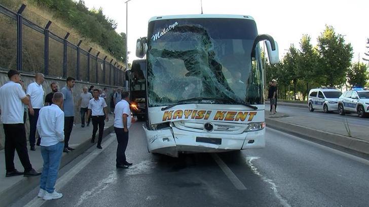 Üsküdar’da şehirlerarası yolcu otobüsü, İETT otobüsüne çarptı: 3 yaralı