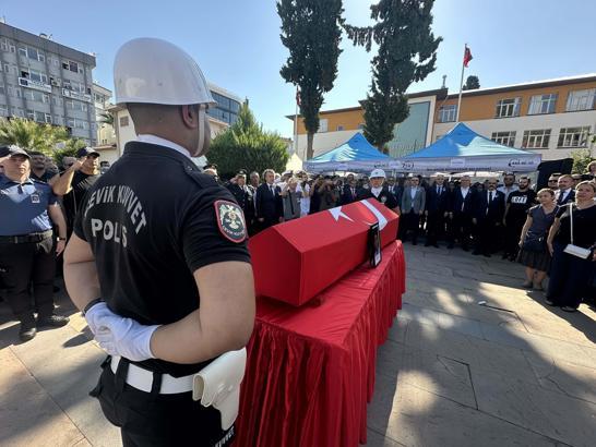 Kalp krizinden ölen Komiser Yardımcısı'nın cenazesi düzenlenen törenin ardından memleketine gönderildi