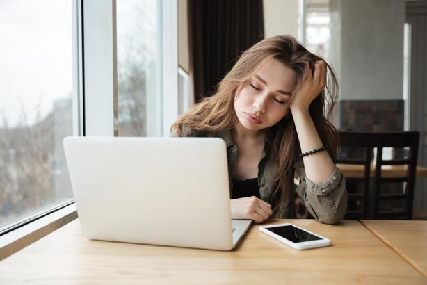 "Aşırı bilgiye maruz kalmak duygusal ve bilişsel bozukluğa yol açıyor