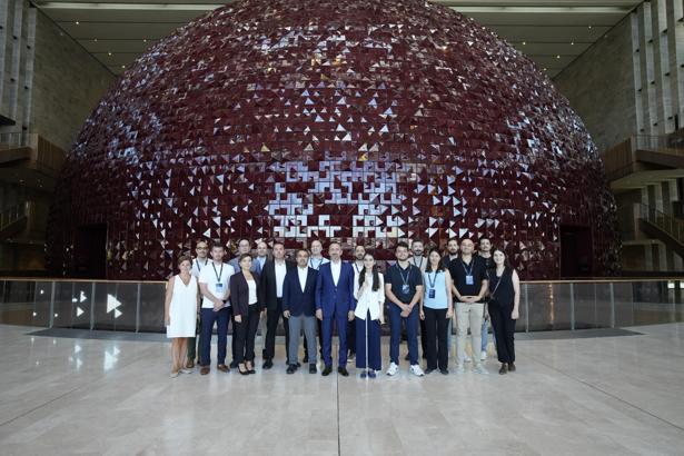 PİLOT programına seçilen girişimciler Türk Telekom CEO Önal ile bir araya geldi