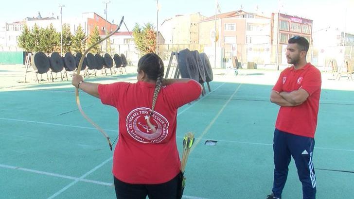 Milli okçular 'Dünya Türk Göçebe Oyunları'na Okçular Vakfı'nda hazırlanıyor