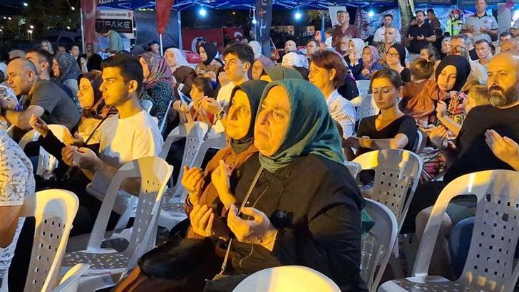 17 Ağustos depreminin 25'inci yılında Gölcük'te anma töreni düzenlendi