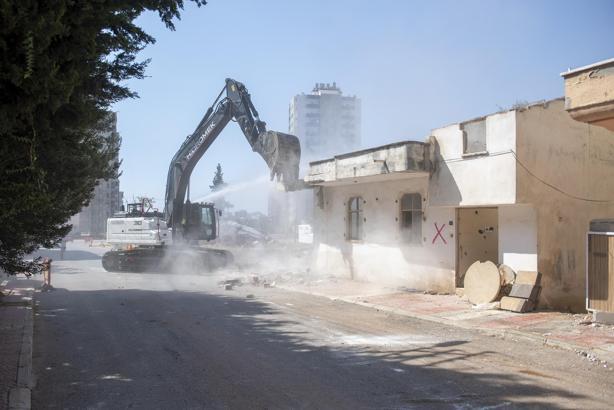Büyükşehir 40 yıllık yol sorununu çözüyor