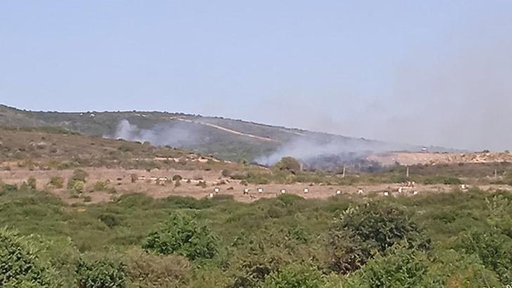 Tuzla Piyade Okulu'nda çalılık alanda çıkan yangın söndürüldü