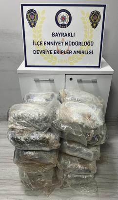 Hafif ticari araçtan uyuşturucu çıktı; 5 gözaltı