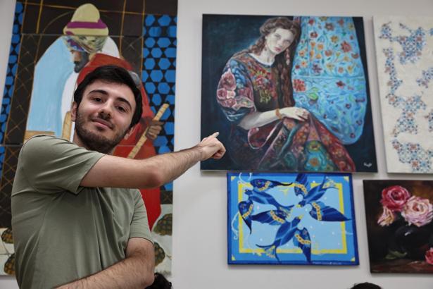 Otizmli üniversite öğrencisi Hamza’nın yaptığı yağlı boya tablolar belediyenin sergisinde yer alacak