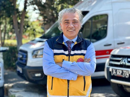 İstanbul - İstanbul'un acili ona emanet: Komşusuyla tartışan ambulansı arıyor