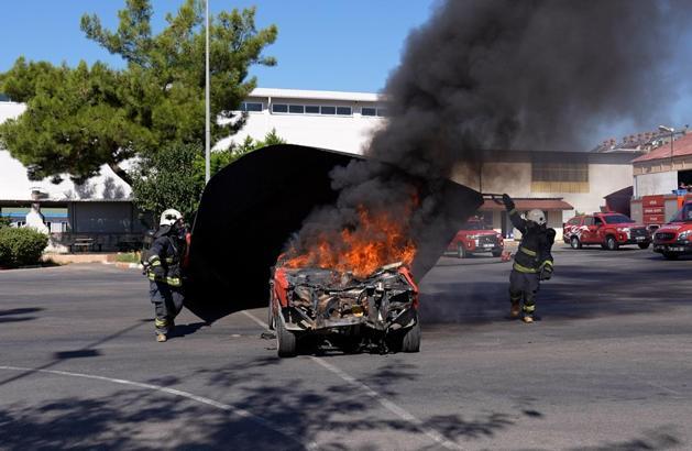 Antalya itfaiyesine elektrikli araç söndürme kiti