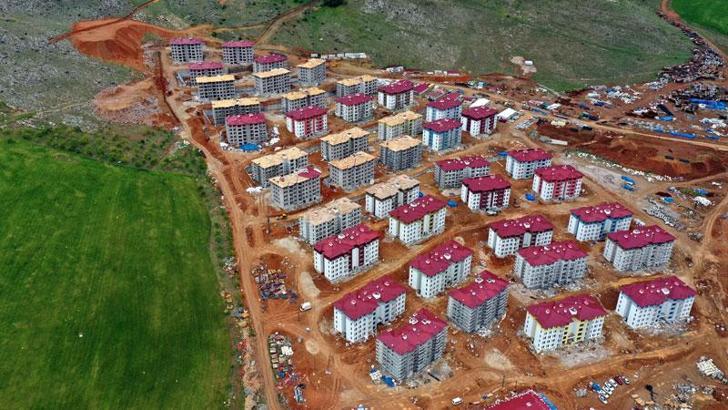 6 Şubat'ın ikinci merkez üssü Elbistan'da 2 bin 4 konut teslim edildi