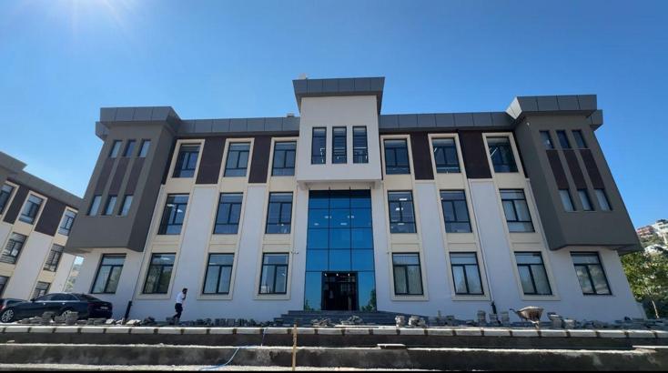 Hacılar Belediyesi'nin yeni binası hizmete girdi