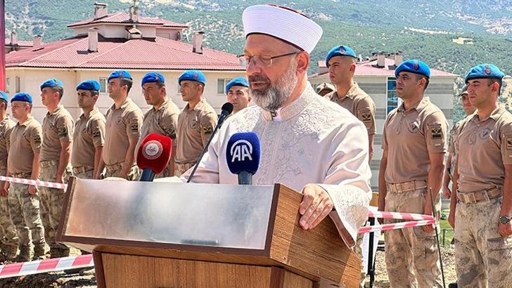 Diyanet İşleri Başkanı Erbaş: Camilerimiz, milletimizin adeta sığınma mekanları olmuş