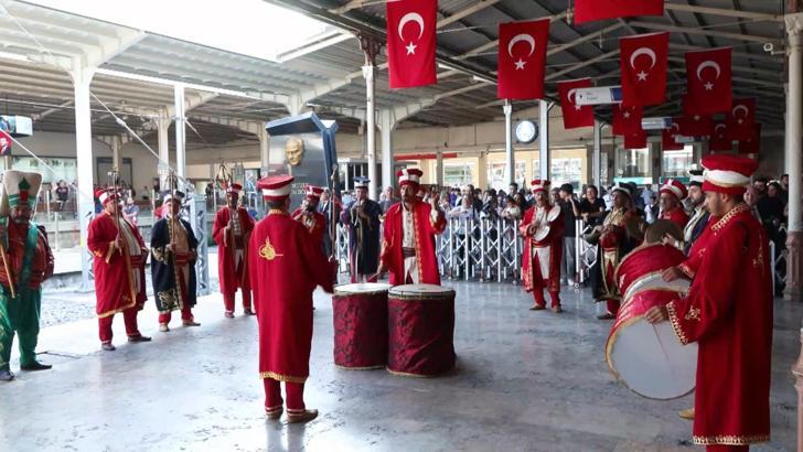 İstanbul-Paris’ten yola çıkan tarihi Orient Express treni Sirkeci Garı'nda