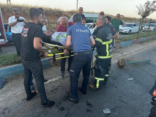 Adıyaman'da otomobiller çarpıştı: 2 yaralı