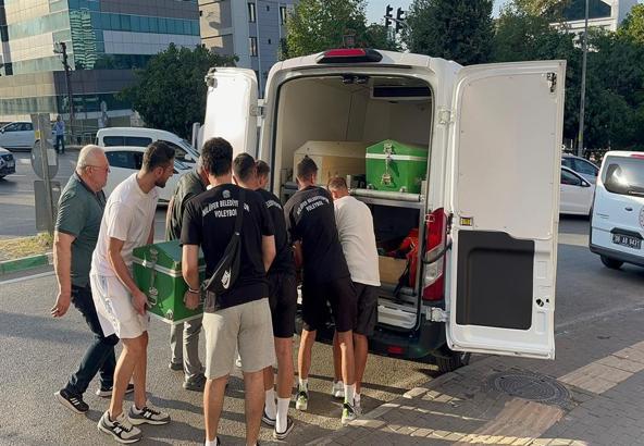 Nilüfer Belediyespor'un Kadın Voleybol Takımı'nın Porto Rikolu smaçörü evinde ölü bulundu (2)