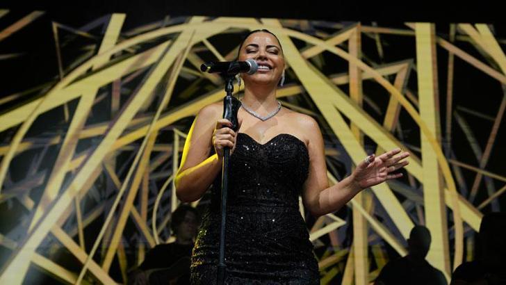 Tokat'ta '30 Ağustos' coşkusu Zara konseriyle başladı