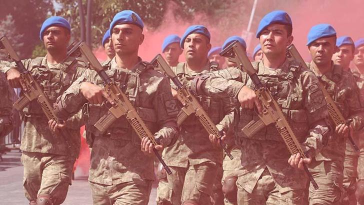 Bolu’da komandoların kortej geçişi göğüs kabarttı