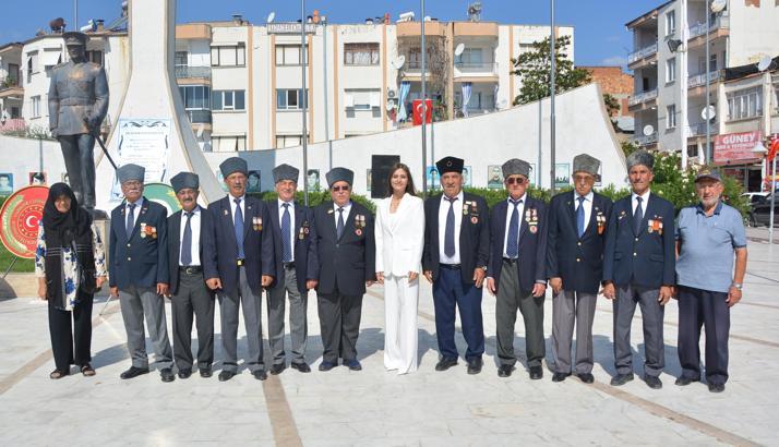 Korkuteli'nde Zafer Bayramı törenle kutlandı