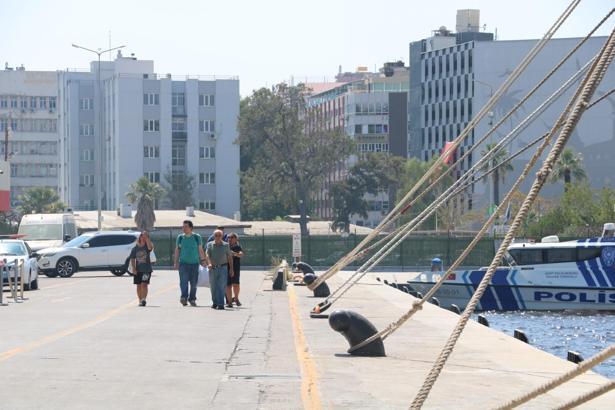 TCG Kınalıada ve TCG Sancaktar, Alsancak Limanı'nda ziyarete açıldı