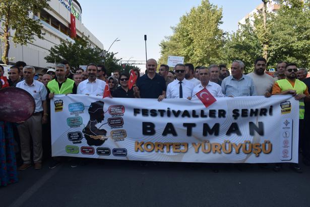 Batman'da başlayacak olan festivaller için kortej yürüyüşü
