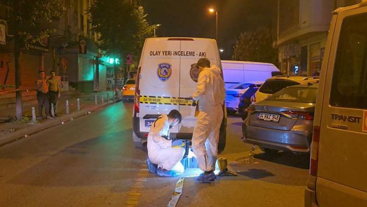 Bahçelievler'de caddede yürüyen 3 kişiye silahlı saldırı: 1 ölü, 1 yaralı