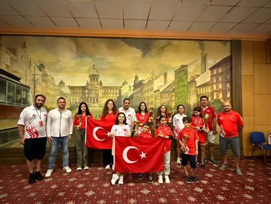 Genç satranççılar Avrupa’ya damga vuruyor