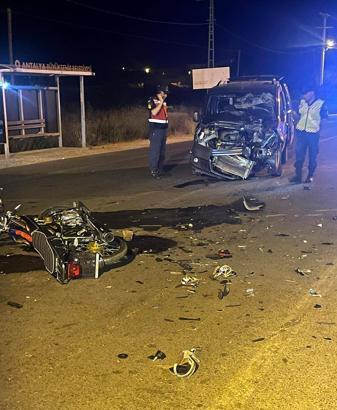 Otomobille motosiklet çarpıştı: 1 ölü