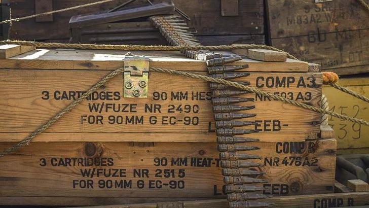 İngiltere, İsrail’e 30 silah ihracatı lisansını askıya aldı