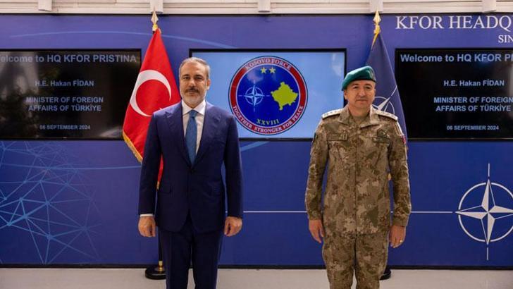Bakan Fidan, KFOR Karargahı’nı ziyaret etti